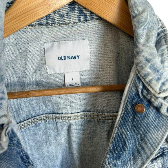 Old Navy Light Wash Distressed Jean Jacket Denim Women's Size S - Picture 3 of 11